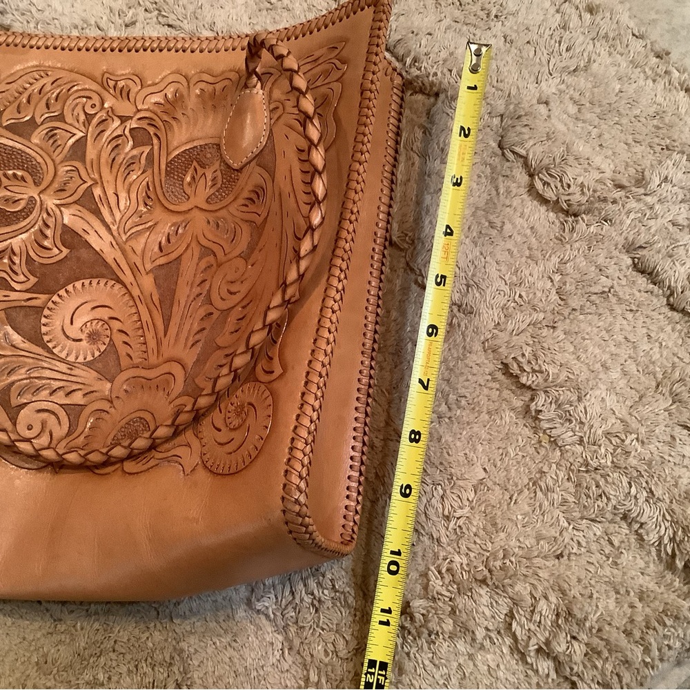 Hand Tooled Leather handbag - Picture 6 of 9